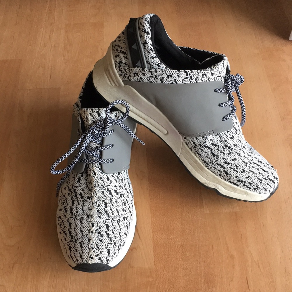 Madden Girl athletic shoes